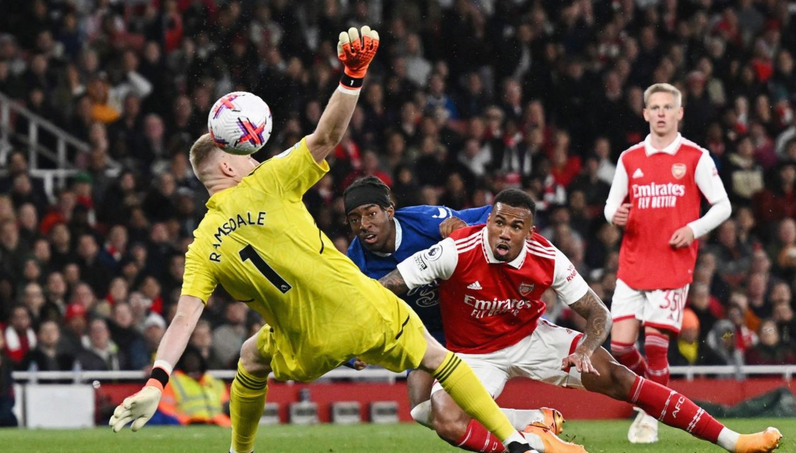 阿森纳中场精彩助攻，带领球队获胜(阿森纳这笔引援太强)