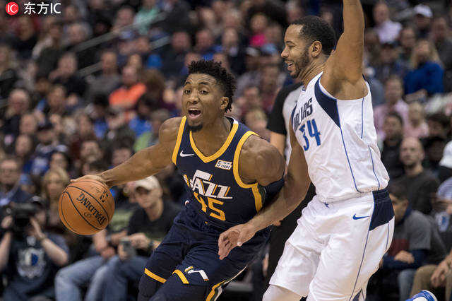 小牛队逆袭爵士队，登顶西部榜首(小牛队逆袭爵士队,登顶西部榜首是谁)